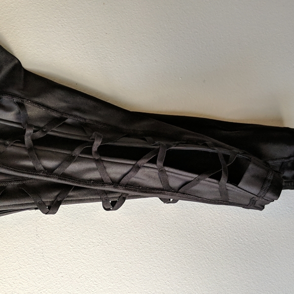 Victoria's secret criss cross leggings - Picture 3 of 5